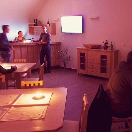 Guesthouse Macesen Spodnja Sorica Kültér fotó