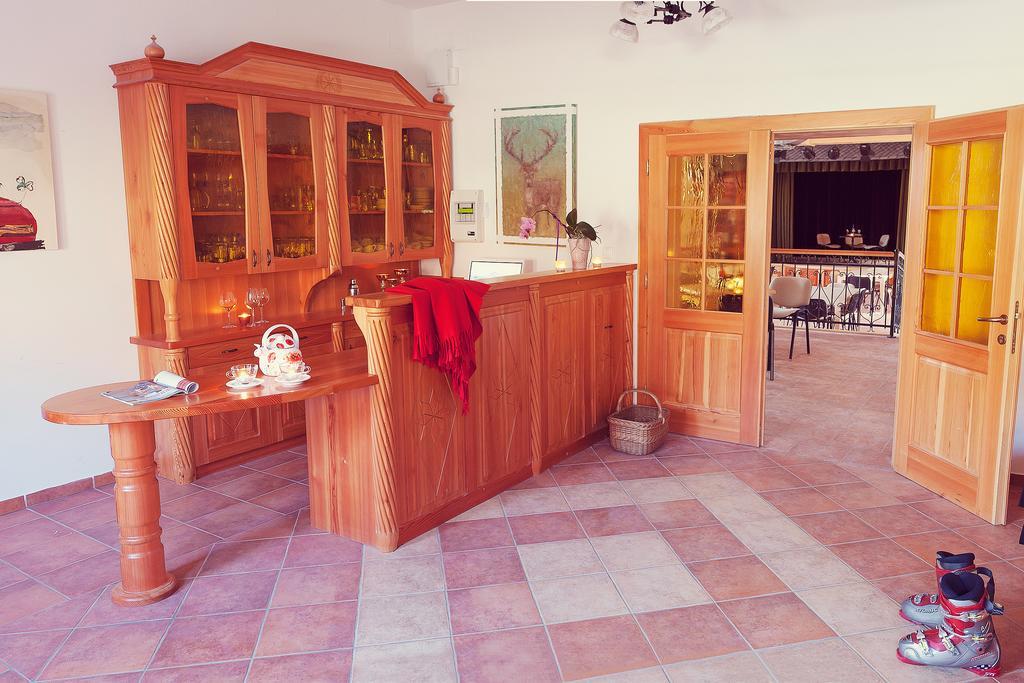 Guesthouse Macesen Spodnja Sorica Kültér fotó