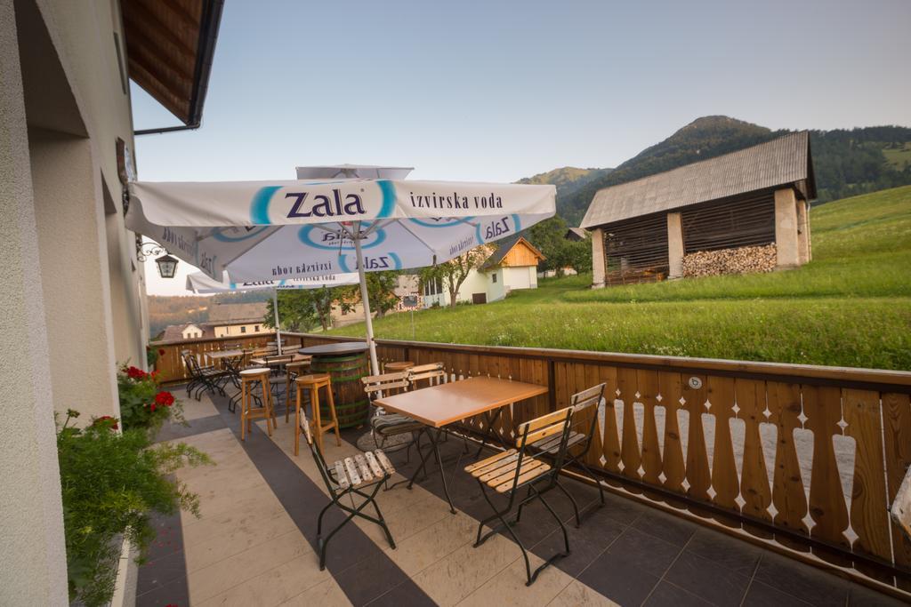 Guesthouse Macesen Spodnja Sorica Kültér fotó