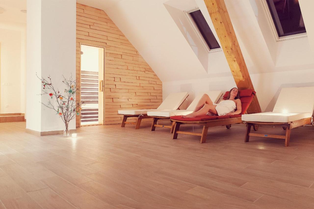 Guesthouse Macesen Spodnja Sorica Kültér fotó
